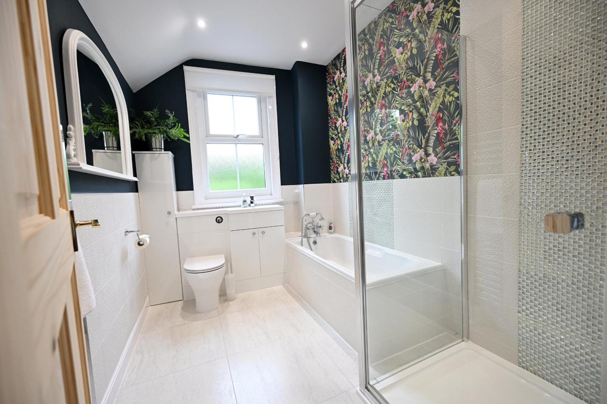 Wisteria Town Centre Free Parking Holiday home *